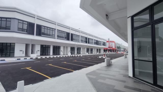 Bukit tinggi 2 shop lot for rent 1