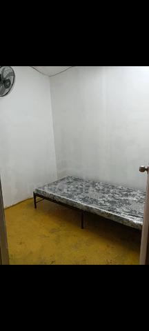 Room for rent in Jalan Besar Seri kembangan Tanpa Deposit 1