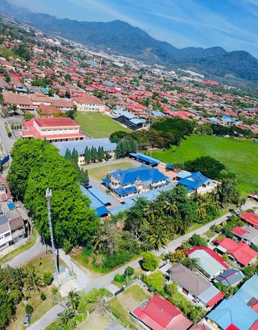 BANGUNAN PUSAT PENGAJIAN ISLAM , SEMI D , ASRAMA 2TINGKAT &DEWAN PeraK 1