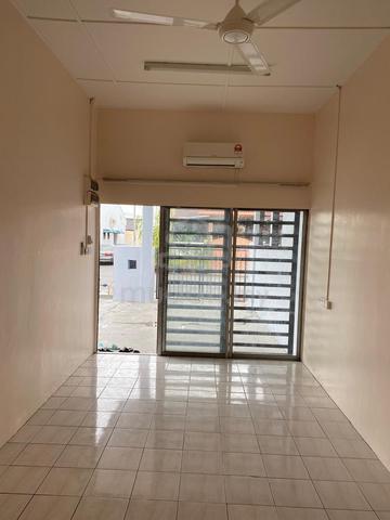 GOOD CONDITION! VALUE RENT! 1 Storey House Kampung Pendamar Port Klang 1