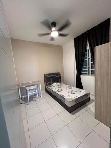 Axis Crown,Medium Room,Female Unit,5min walk to LRT,Ampang,Pandan jaya 1