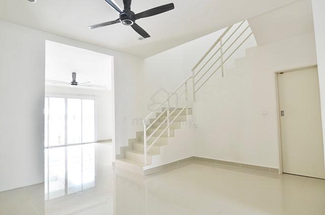 WORTH! Siara 81 2000sf 2STY TERRACE KITCHEN CABINET Cangkat Sungai Ara 1