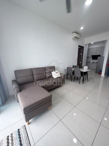 Queens Residences Q1 @ Queens Waterfront 1