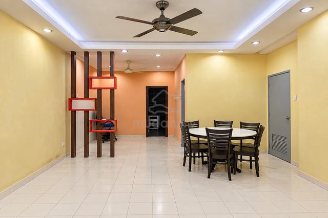 15 Min To Ciq | Fully |Renovated End Lot | Taman Sierra Perdana 1