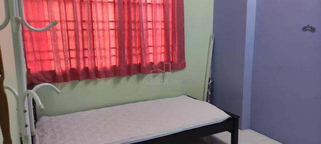 Bilik untuk perempuan 1
