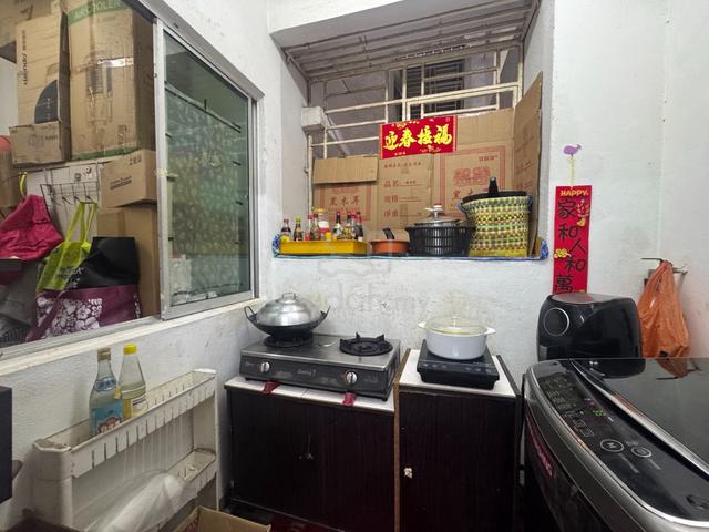1 Razak Mansion 1