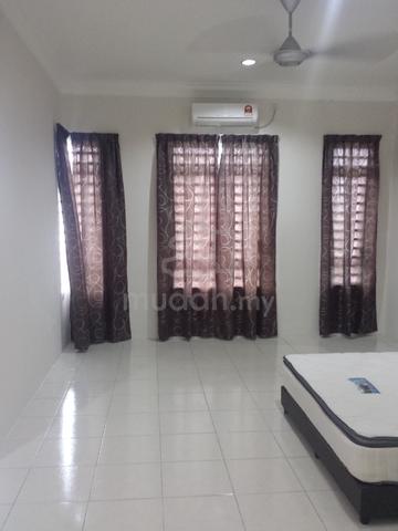 Sitiawan Rooms: Aircon + Private Bath, Utilities Included 1