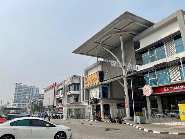 CORNER 3 Storey Inside Bangi Gateway Mall 1