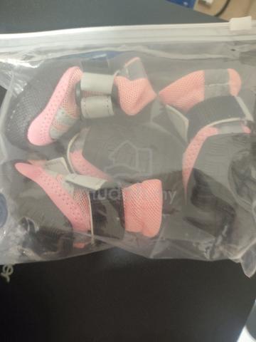 pet accessories  - photo 4 of 6