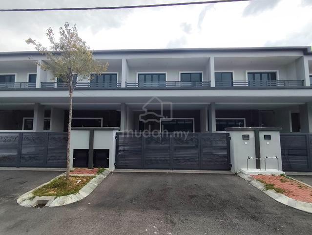 Greenery Environment FREEHOLD Guarded Move in Available Bandar Seri 1