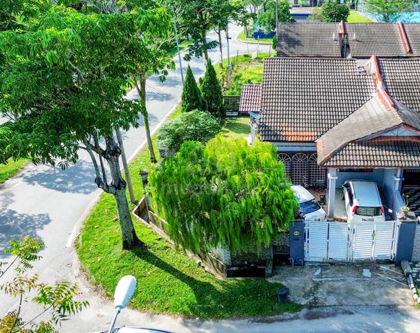 CORNER LOT! RENOVATED Single Storey Taman Garing Utama, Rawang 1
