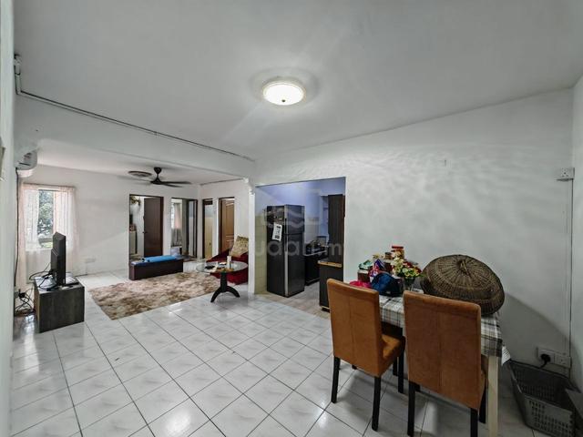 saujana apartment 1