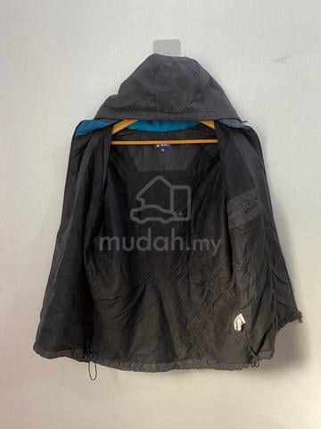 ASICS Y2K Black Blue Colorblock Hooded Jacket - photo 2 of 6
