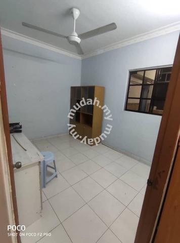 Invest Baik Apartment Putri Laksamana Batu Caves Blok E Apartment Condominium For Sale In Batu Caves Selangor