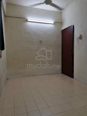 Middle room Desamas Melur Relau 1