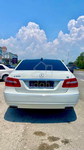 2011 Mercedes Benz E300 AVANTGARDE (CKD) 3.0 (A) - 4