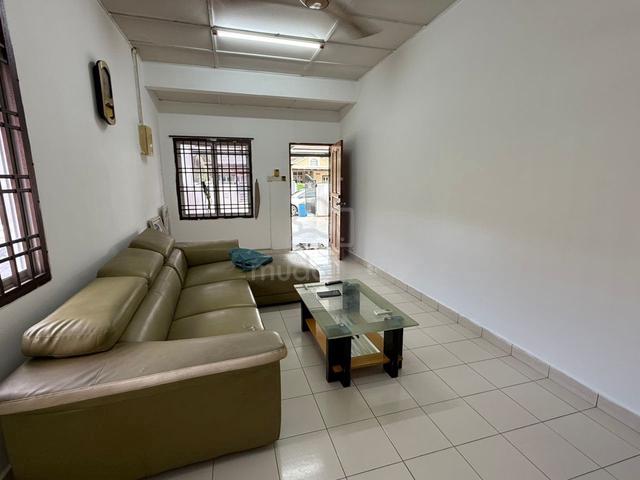 Bukit Indah 22 .Partial furnish with Bedset Aircon Sofa 1Storey Endlot 1
