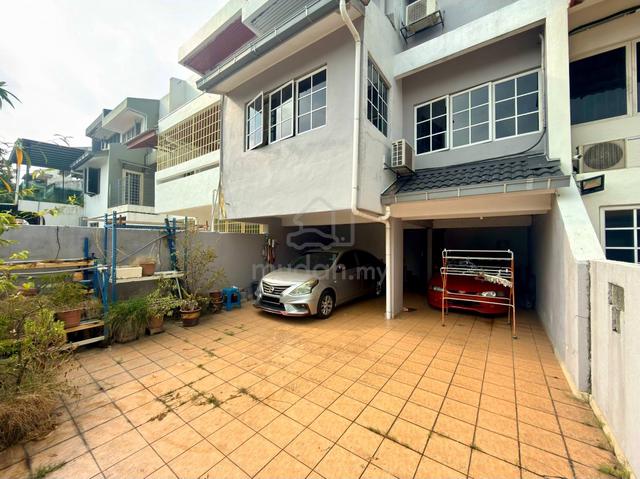FACING OPEN - 2.5 STOREY TERRACE HOUSE @ SEKSYEN 17, PETALiNG J 1