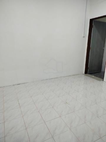 Rumah Baru lepas cat dan terjaga rapi 1