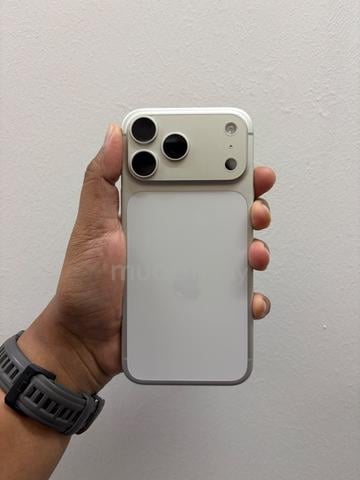 iPhone 17 Pro Max 256GB Silver - photo 2 of 2