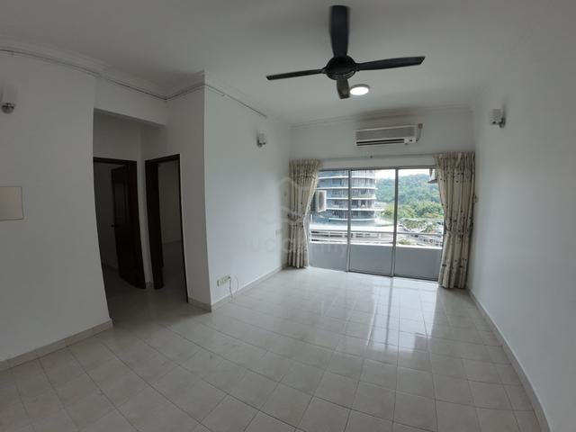 University Place (Plaza Ivory) 1