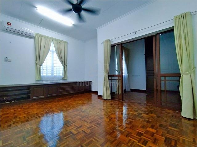PARTIAL FURNISHED 2 Storey Superlink house, Sec 9 Putra Heights 3