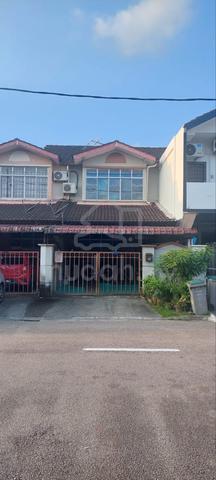 Rumah 2 tingkat Taman Scientex 1