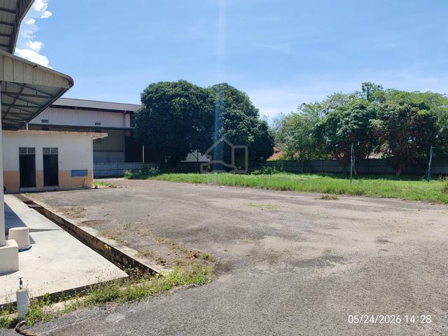 Warehouse Padang Tembak For Rent 1