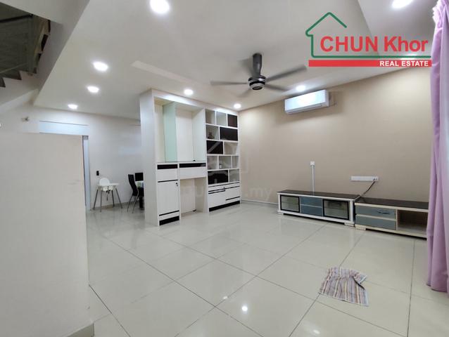 Partially Furnished l 2 storey terrace l Alma 1