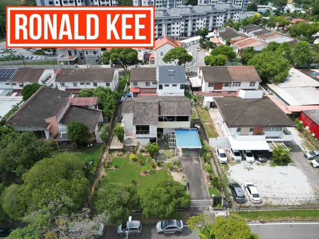 *Exclusive* Georgetown Bungalow squarish 9926sqft Peaceful Medan York 1