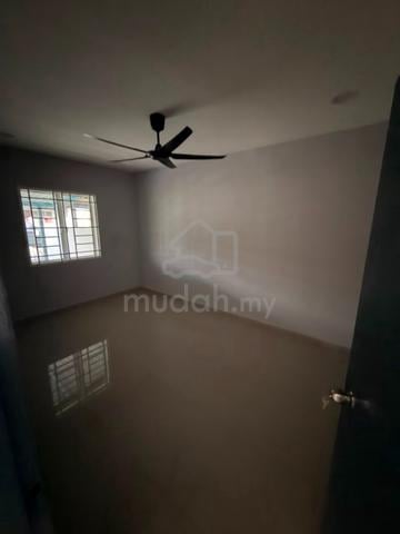 Taman University Corner Unit 3 Bed Partially Furnished Tuas Skudai 1
