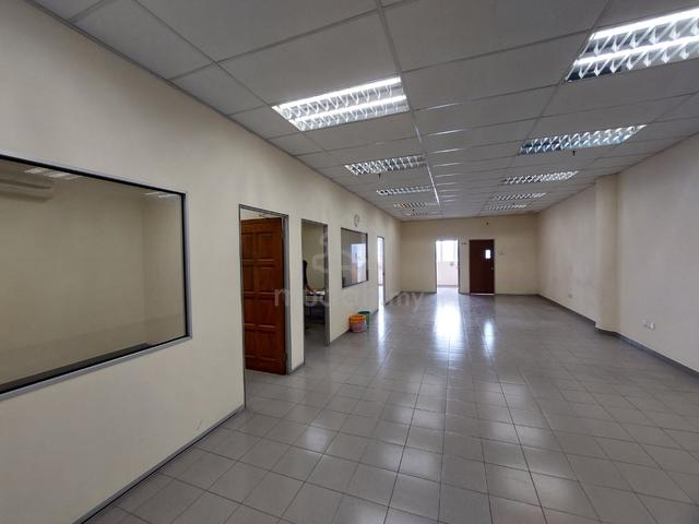 Old klang road jln kelang lama warehouse light factory for rent 1