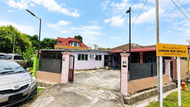 CORNER LOT SEMI-D LUAS 6 BILIK. Taman Seri Setia, Pekan 1