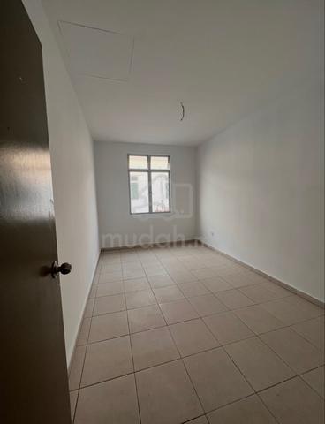 Medium room for rent 1