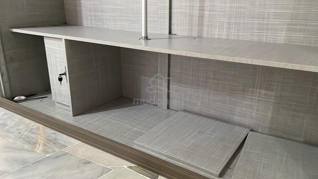 Cupboard with mirror and Queen size bed - photo 4 of 6