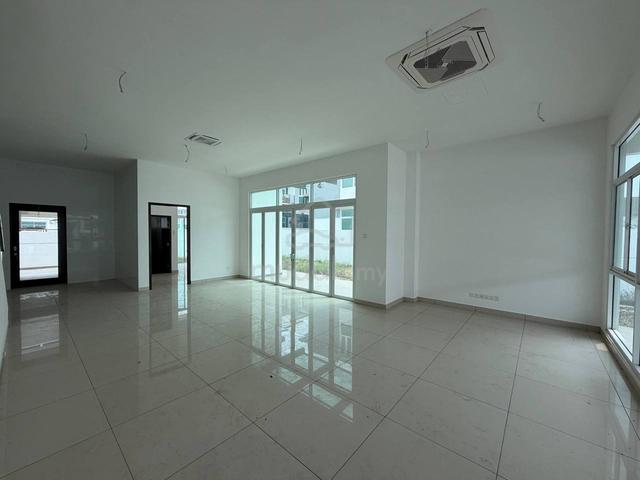 Brand New Semi D @ Ponderosa Vista @ Taman Molek 1