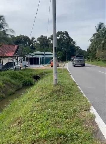 Tanah tepi Jalan Joned Muar 1