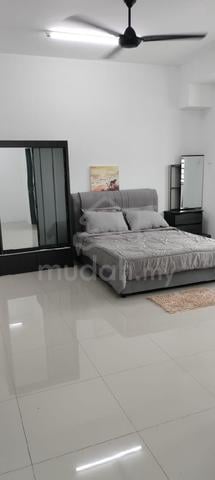 Master Room for Female Near Hospital Banting  1