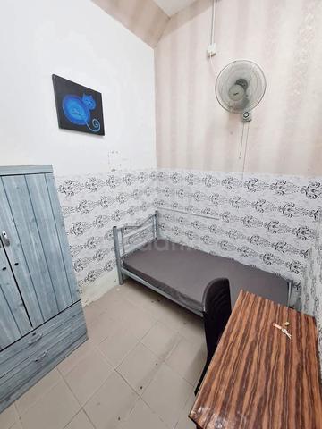 Female Single Room At Georgetown 1