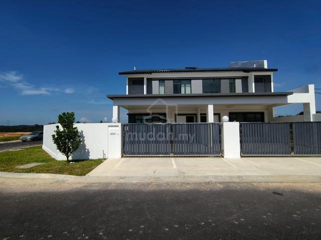 Rumah Landed 2 Tingkat Baru,International lot/ 居銮全新双层排楼,国际单位 1
