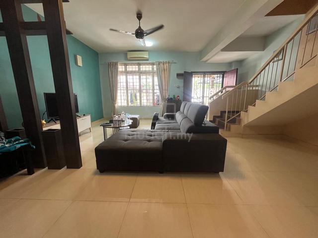 Bandar mahkota cheras , 2storey , kitchen extended ,partly renovated 1