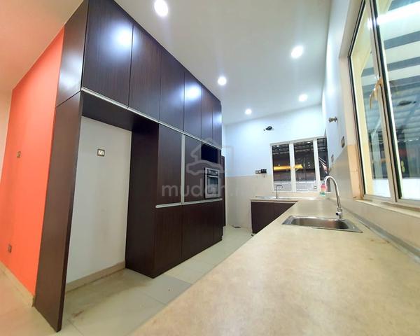 Renovated 3 sty zero bungalow Kemuning Residence 1