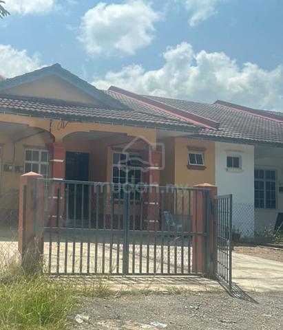 Rumah Teres Depan Politeknik Kok Lanas 1