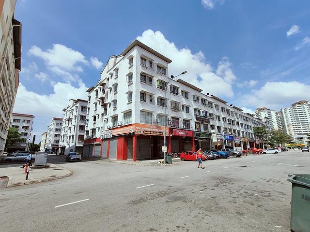 Dataran Otomobil Apartment 1