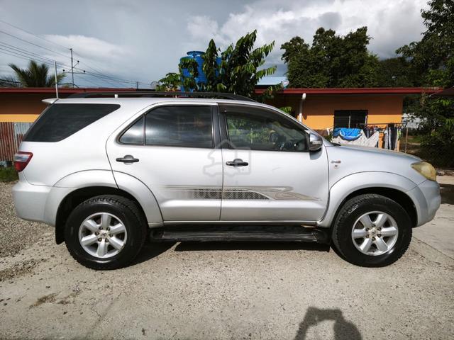 2010 Toyota FORTUNER 2.5 G FACELIFT (A) - 5