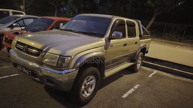 2002 Toyota HILUX 2.8 MY00 LN166R (M) - 1