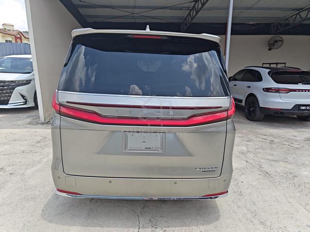 2024 Lexus LM500H EXECUTIVE 7K KM MARK LEVINSON - 5