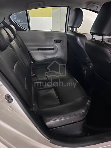2013 Toyota PRIUS C 1.5 (HYBRID) (A) - 5