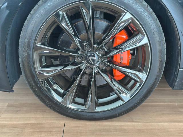 *Orange Caliper* 2022 Lexus IS300 2.0 F-SPORT - 4