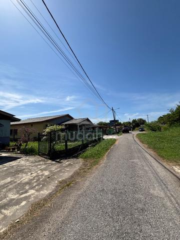 NEAR MAIN ROAD Residential Land Padang Temu (0.7 EKAR) 1